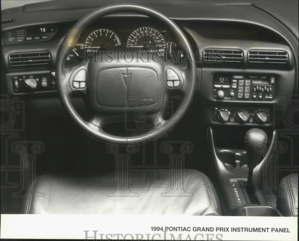 1994 Press Photo Pontiac Grand Prix dashboard well designed and easy to use - Historic Images