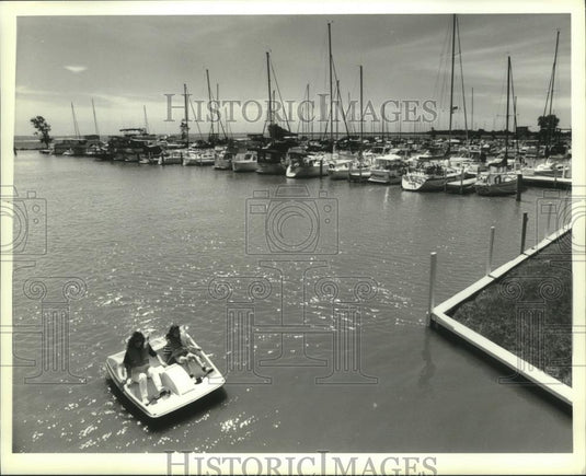 1993 Press Photo Boats at Pioneer Marina in Oshkosh, Wisconsin - mjb81211 - Historic Images