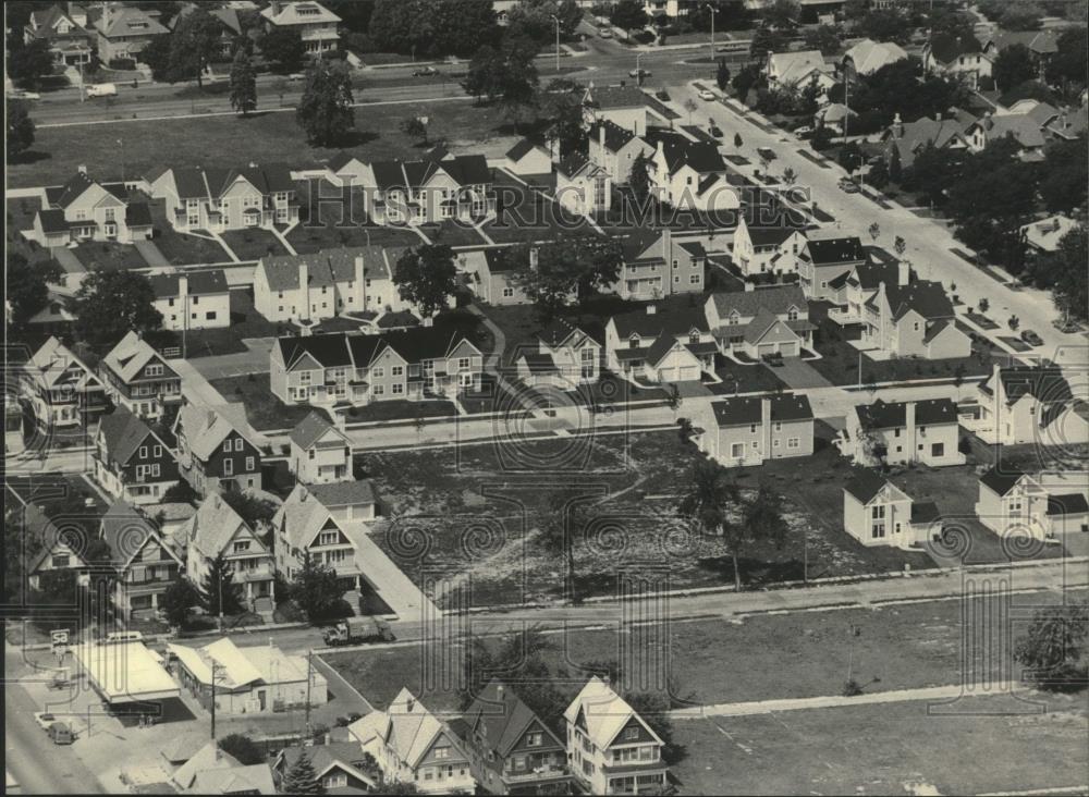 1985 Press Photo Aerial view, home construction, Parc Renaissance redevelopment - Historic Images
