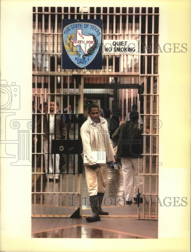 Press Photo Unidentified persons at The State of Texas Death Row, Ellis Unit #1 - Historic Images