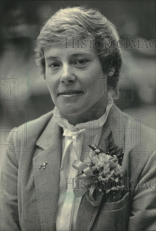 1984 Press Photo Brookfield East's girl's Basketball coach Lindy Kemp - Historic Images