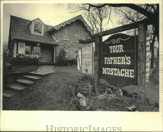 1983 Press Photo Farm House Becomes Barber Shop In Hales Corners, Wisconsin - Historic Images