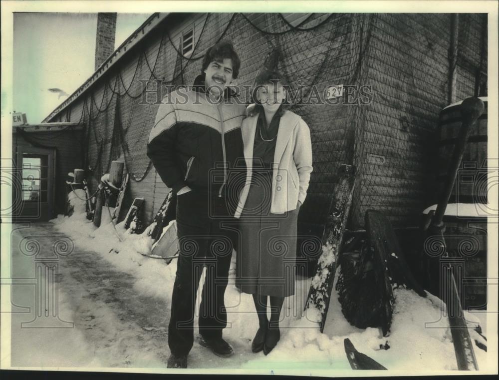 1986 Press Photo James and Cindy Jetzer owners Voyagers Quay Sheboygan, WI. - Historic Images