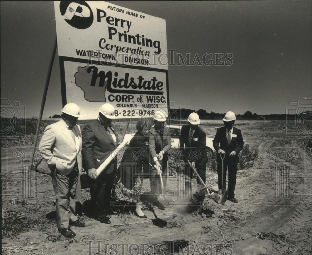 1987 Press Photo Group breaking ground at Perry Printing Company Watertown - Historic Images