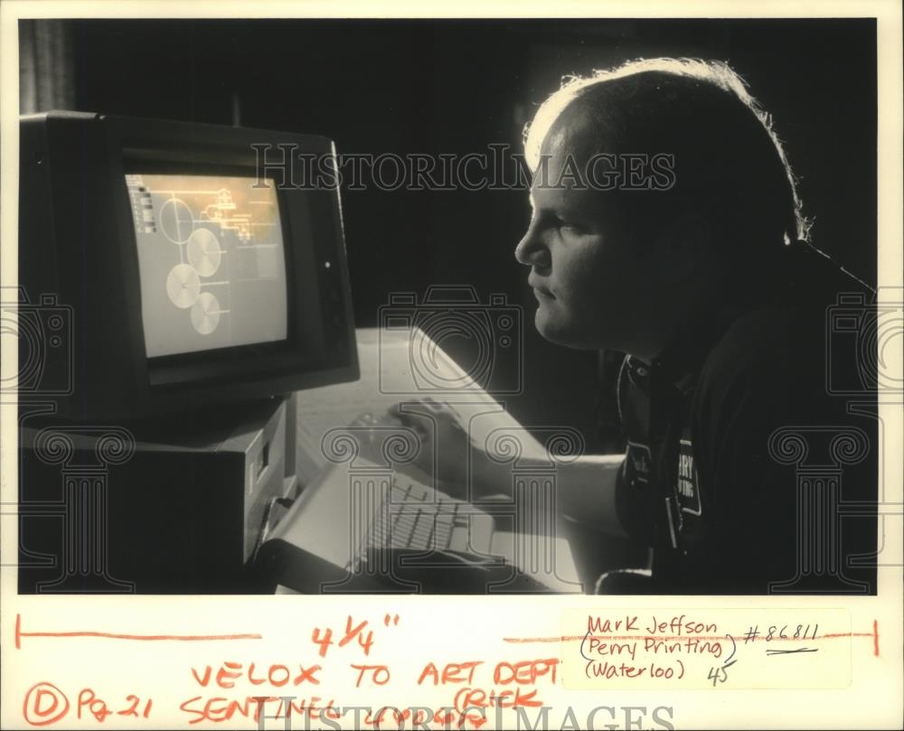 Press Photo Mark Jeffson working at Perry Printing. - mjb82445 - Historic Images