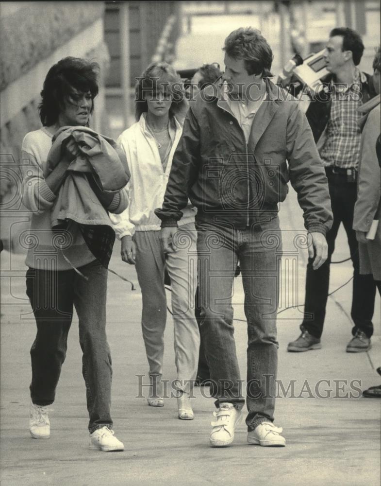 1984 Press Photo Matt Peters in Milwaukee, charged with drug dealing - Historic Images