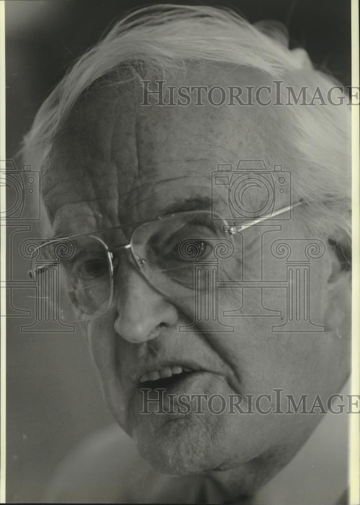 1988 Press Photo Roger Tory Peterson, artist and bird lover of Jamestown, NY - Historic Images