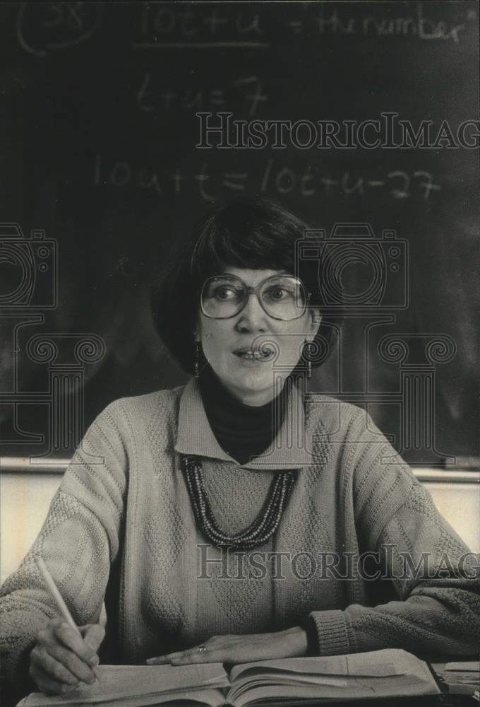 1989 Press Photo Kathlyn Ivey Verona High School math teacher in Milwaukee - Historic Images