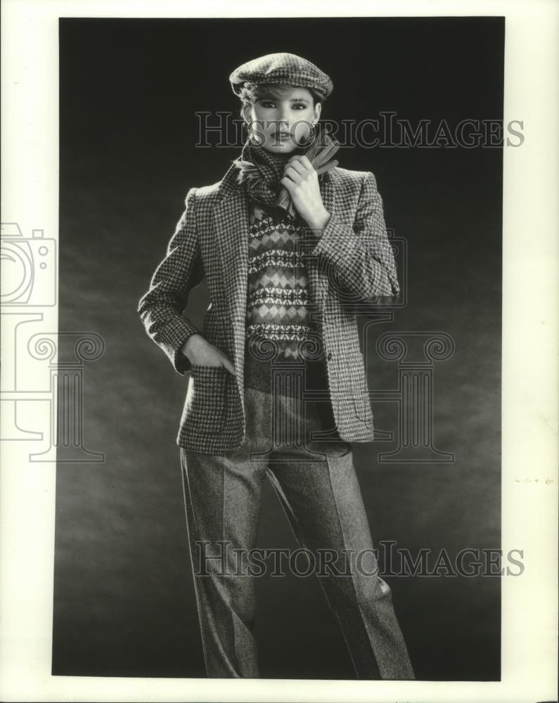 1983 Press Photo Model Kelly Emberg modeling for JH Collectibles - mjb83231 - Historic Images