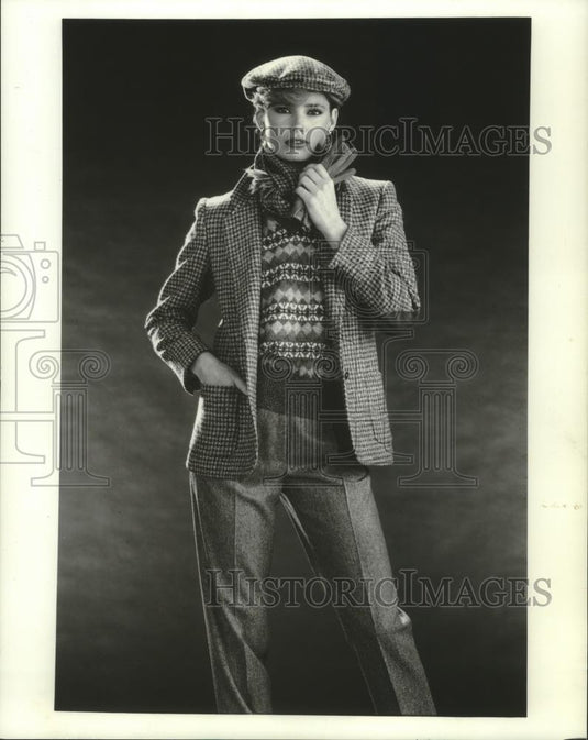 1983 Press Photo Model Kelly Emberg modeling for JH Collectibles - mjb83231 - Historic Images