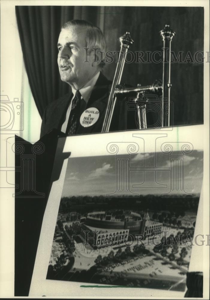 1988 Press Photo Jack Pelisek,Greater Milwaukee Committee, baseball stadium site - Historic Images