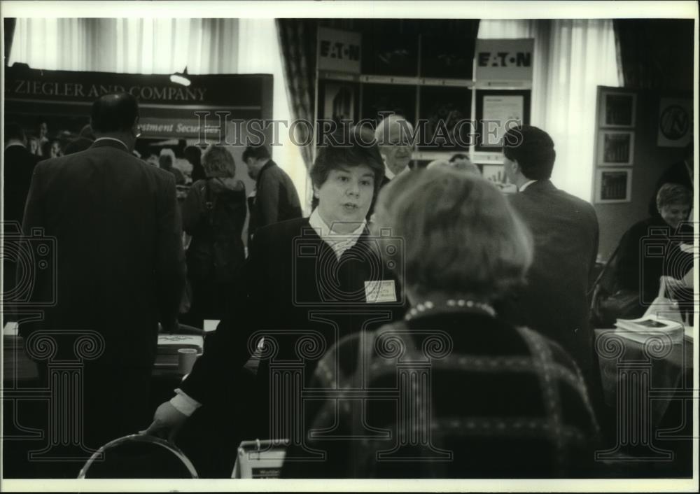 1995 Press Photo Mary Kabacinski, vice president of Marquette Electronics Inc. - Historic Images