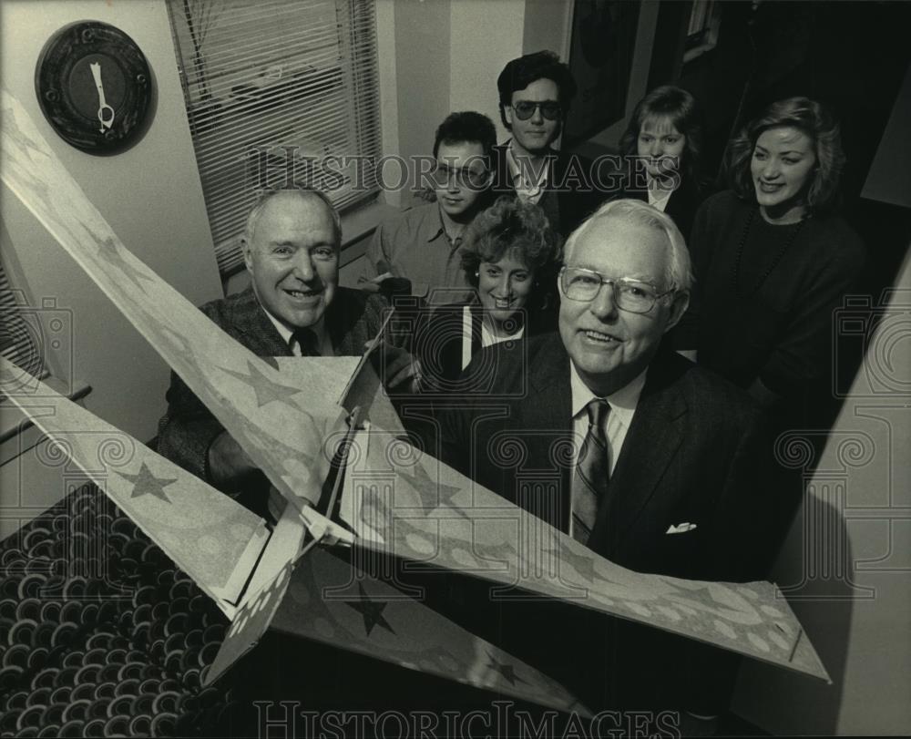 1987 Press Photo KBS Marketing Inc., biplane, William E. and Kenneth Stevens - Historic Images