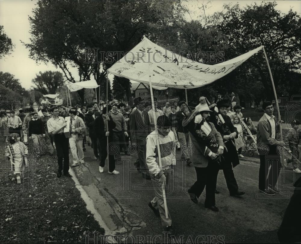 1988 Press Photo Procession in honor of new Hillel Academy, Jewish - mjb84170 - Historic Images