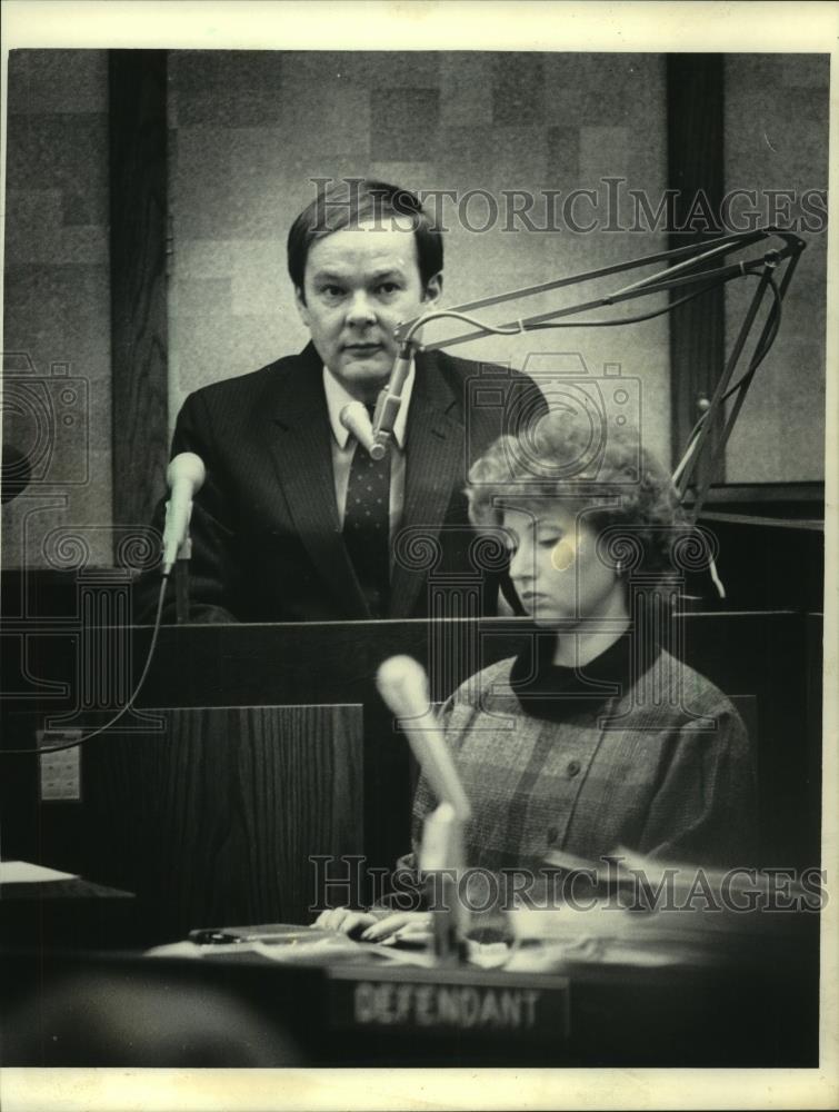 1985 Press Photo Common Council President John R. Kalwitz testifying in court. - Historic Images