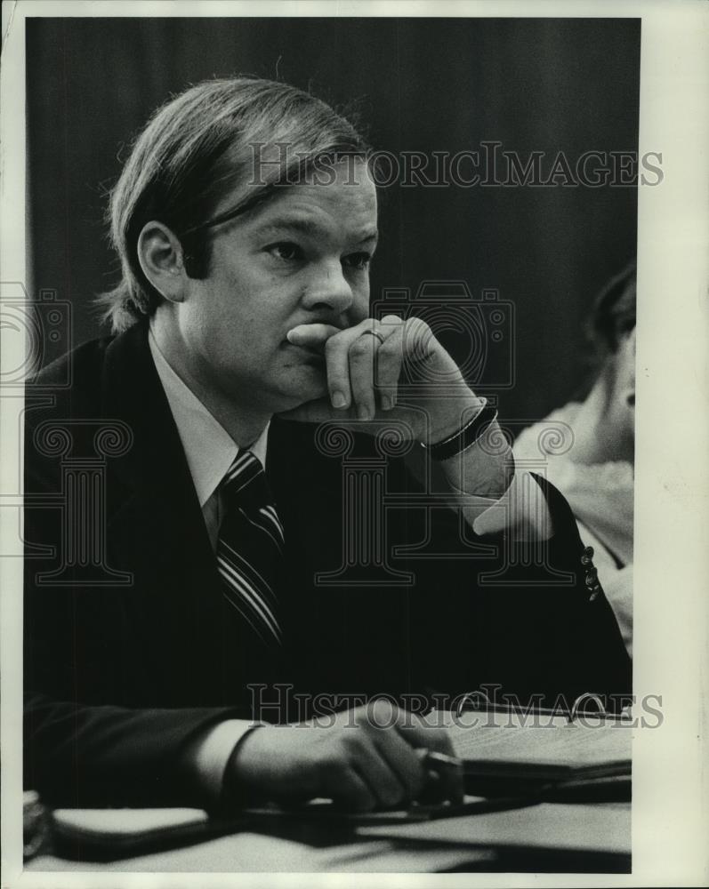 1979 Press Photo Alderman John Kalwitz sitting in a meeting. - mjb84516 - Historic Images