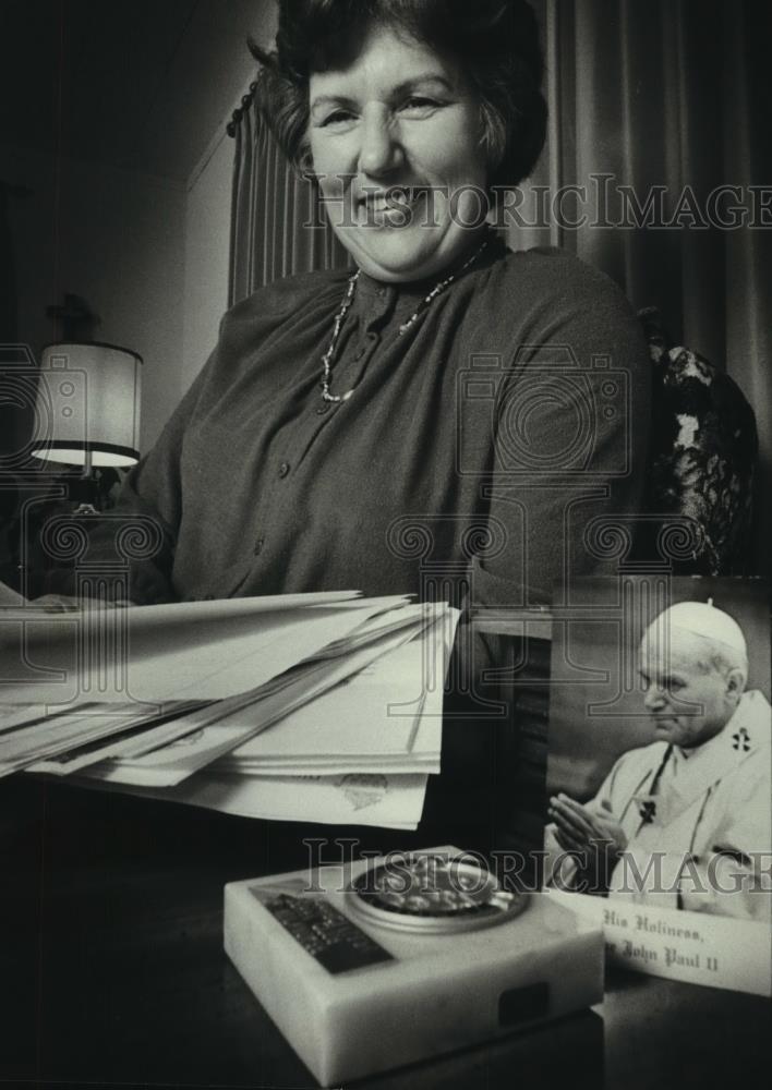 1979 Press Photo Pauline Jens will receive communion from Pope John Paul, Iowa - Historic Images