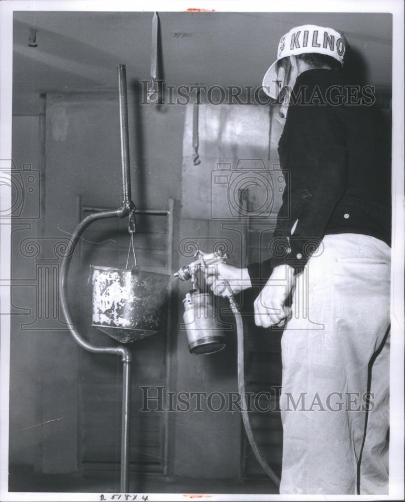 1963 Press Photo Rufus Bedford Salvation Army Painting - RSA20423 - Historic Images