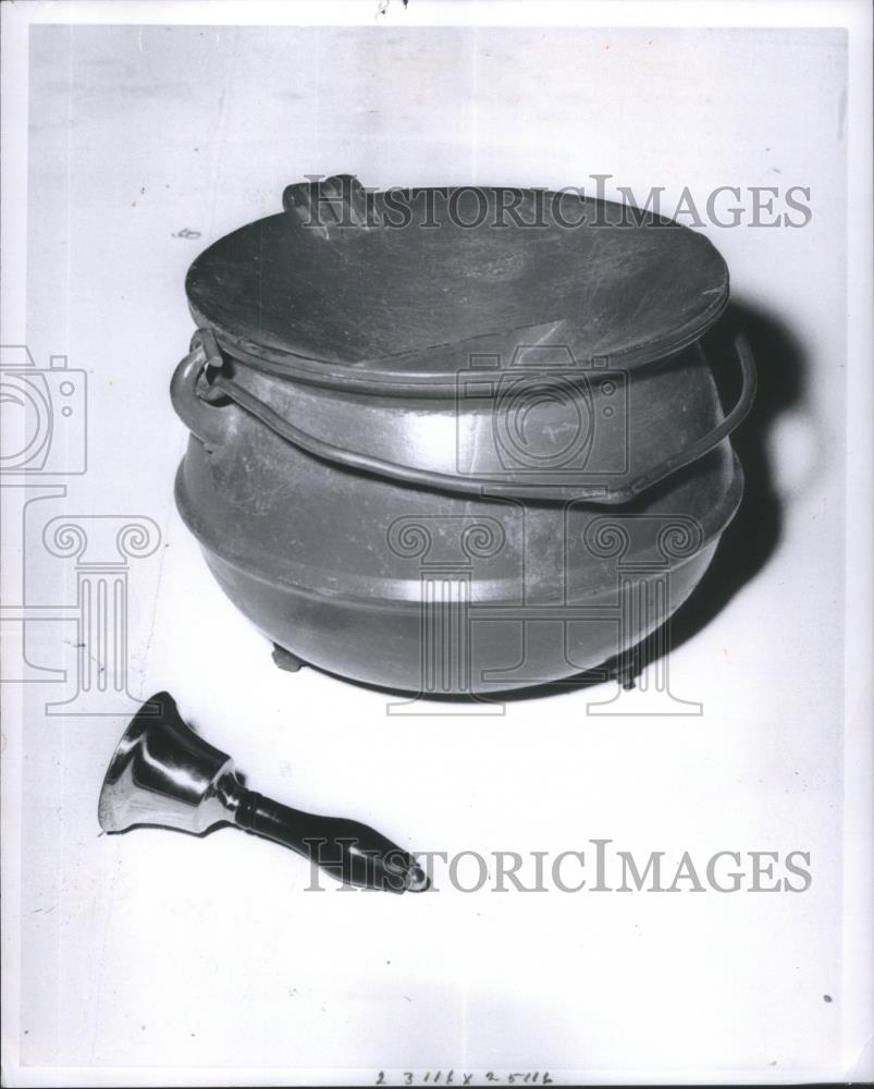 1963 Press Photo Salvation Army Collection Bucket And B - RSA20429 - Historic Images