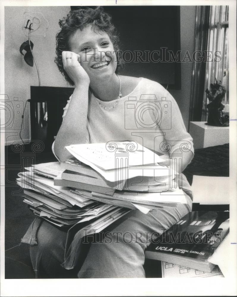 1985 Press Photo College Student Rachel Minister UCLA - RSA20535 - Historic Images