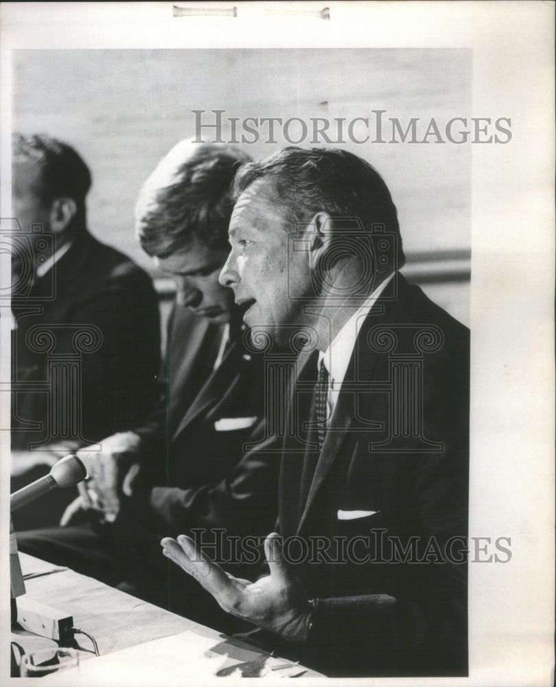 1969 Press Photo Robert Finch Mark Hogan education - RSA24603 - Historic Images