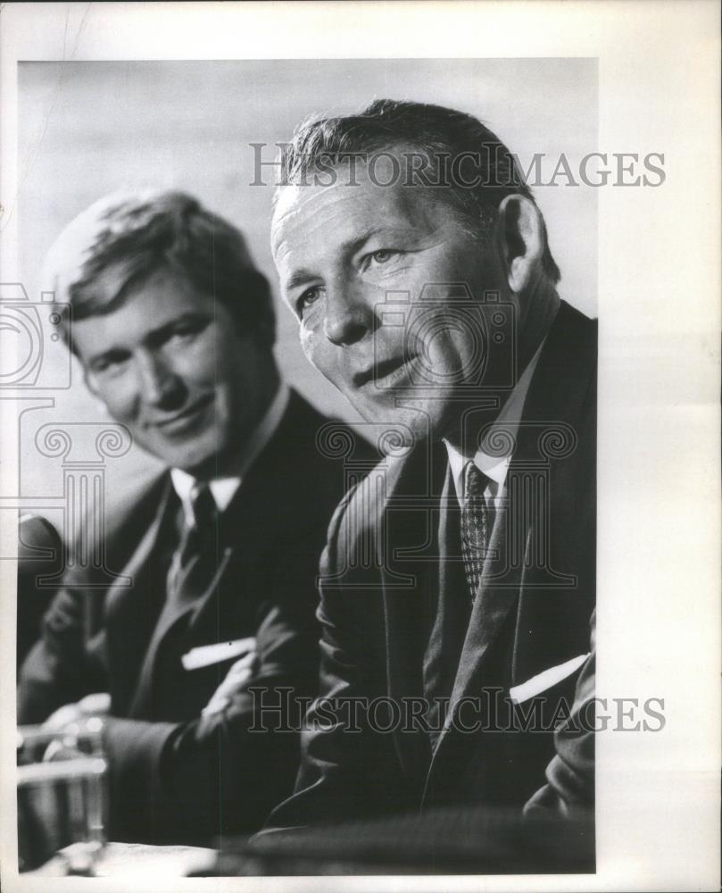 1969 Press Photo Robert Finch wealth Education welfare - RSA24605 - Historic Images