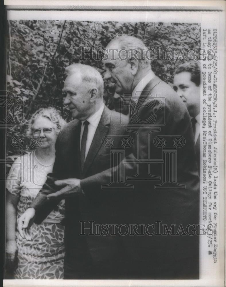 1967 Press Photo Pres. Johnson Premier Kosygin Meet Gla - RSA27965 - Historic Images