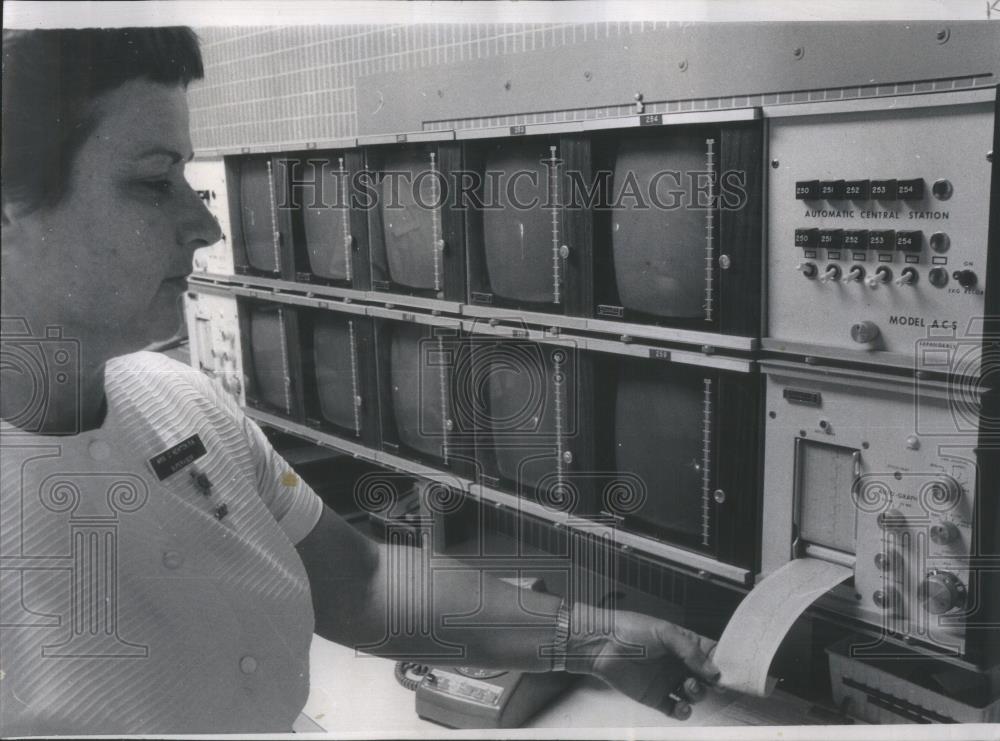 1970 Press Photo Cardiac Care Unit Monitoring System - RSA30615 - Historic Images