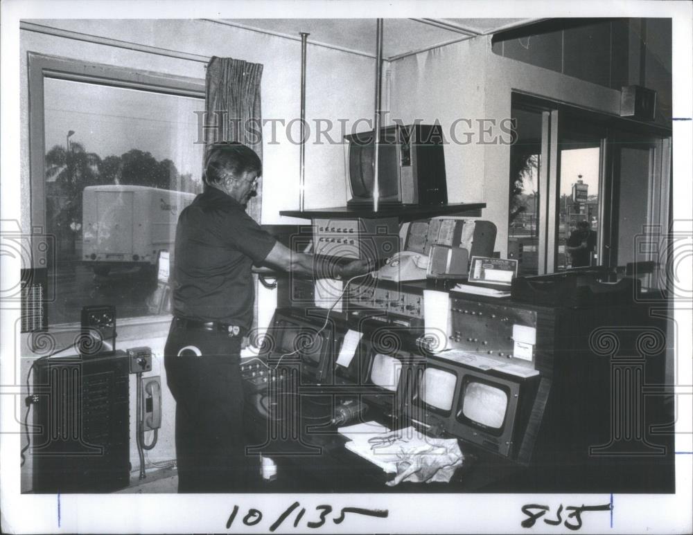 1978 Press Photo Engineer Marty Hansen security Arts - RSA37421 - Historic Images