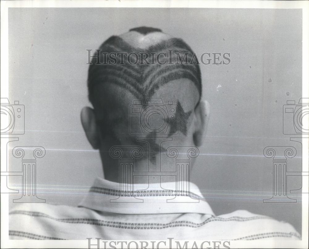 1976 Press Photo Hair Styles Short Cut - RSA39457 - Historic Images