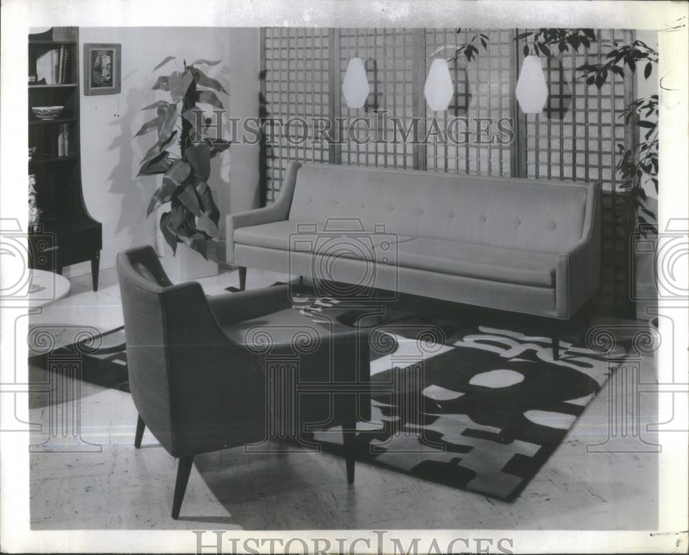 1961 Press Photo Slim Lightly Scaled Sofa Nylon Foam Fi - RSA39537 - Historic Images