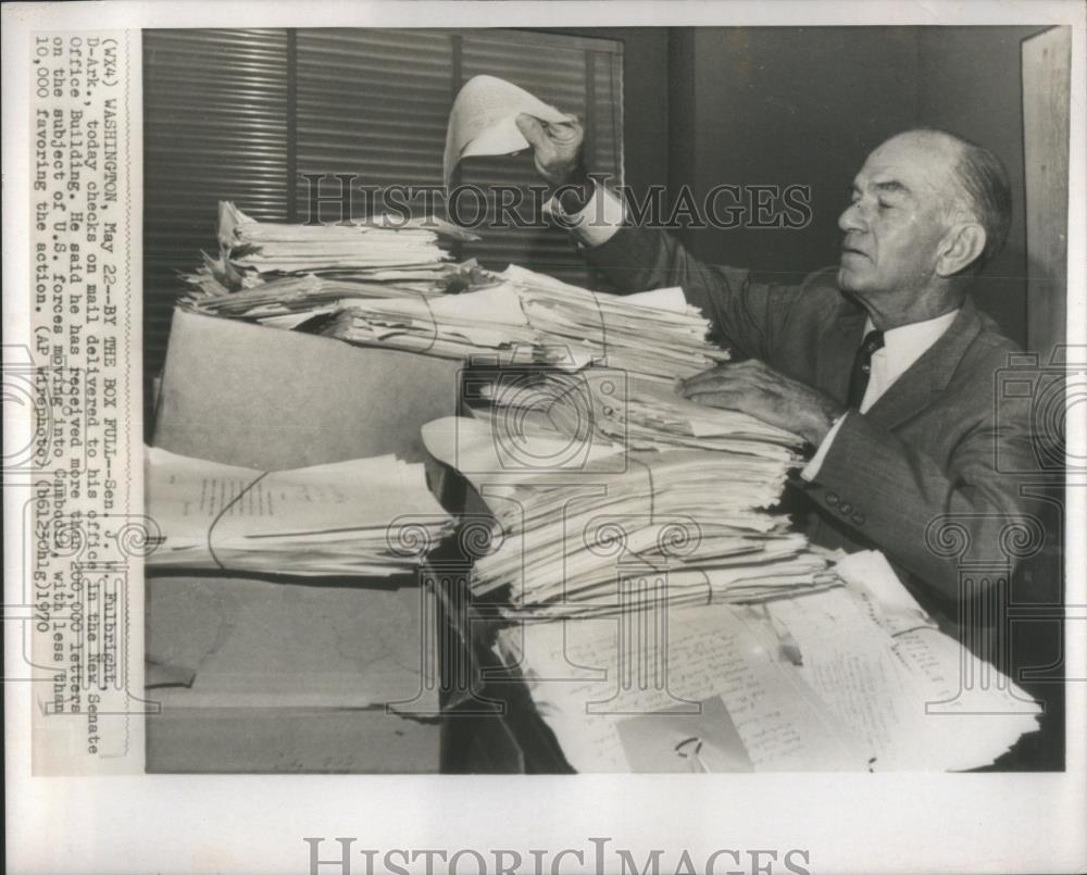 1970 Press Photo Sen. J.W. Fulbright New Senate Office - RSA44723 - Historic Images