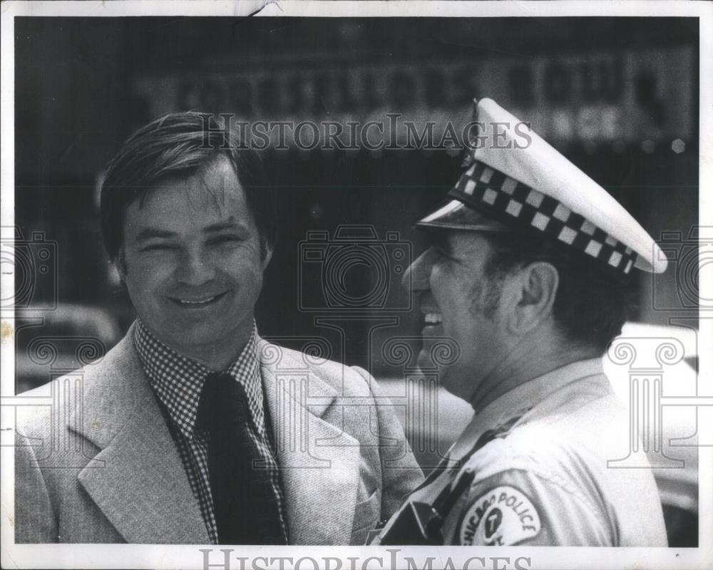 1974 Press Photo Chicago cop Sam Faro with Ald. Terrry - RSA45521 - Historic Images