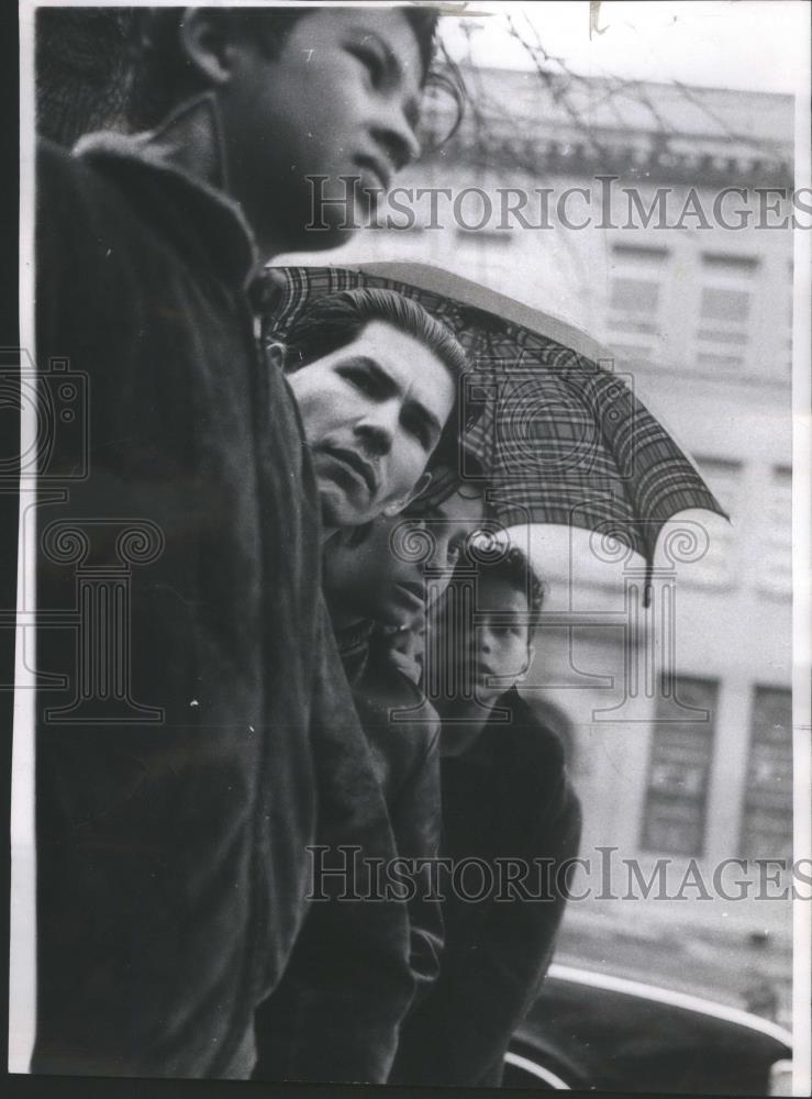 1969 Press Photo Berserk veteran Gun Police Chicago - RSA47767 - Historic Images