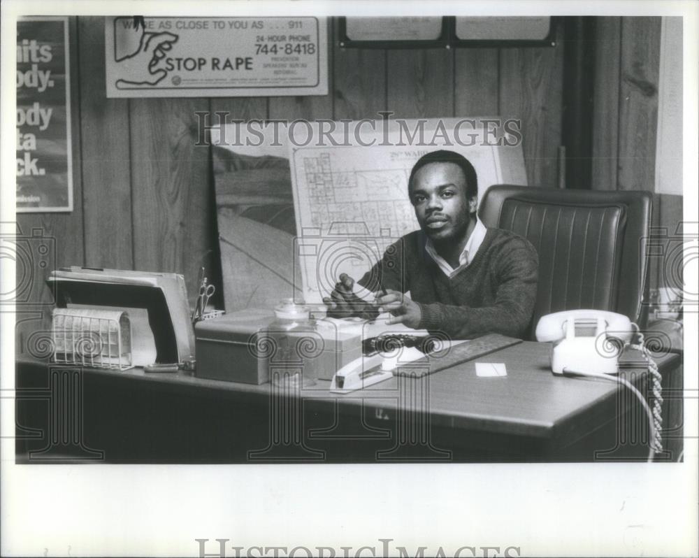 1982 Press Photo Democratic precinct captain Robert Bar - RSA52373 - Historic Images