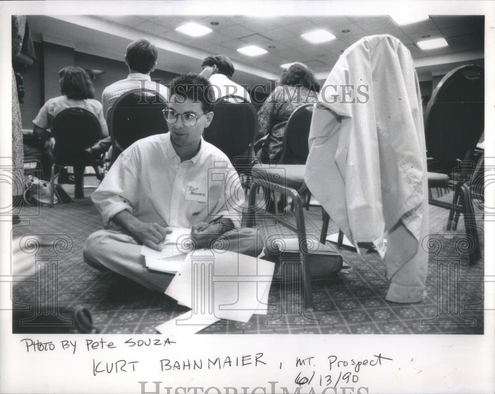 1990 Press Photo Kurt Bahnmaier Joins Peace Corps - RSA52741 - Historic Images