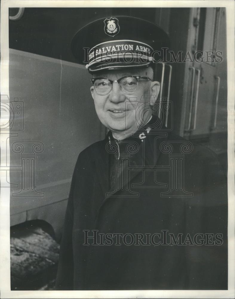 1966 Press Photo Paul J. Carlson Salvation Army - RSA67945 - Historic Images
