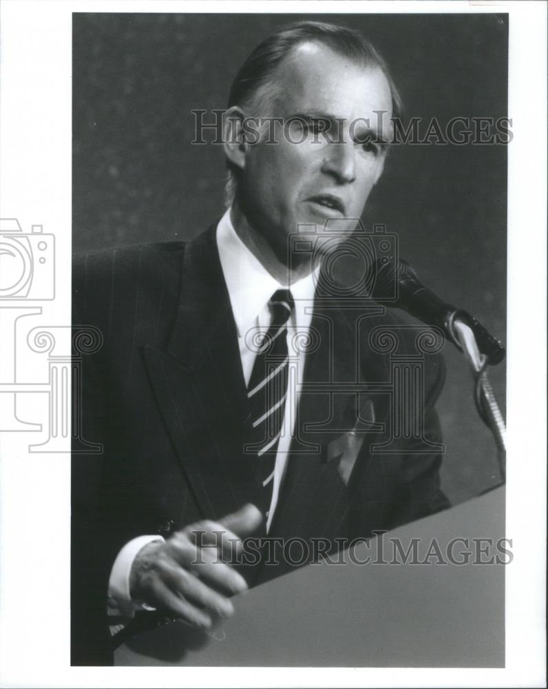 1992 Press Photo Democratic Presidential Candidate Edmund (Jerry) Brown - Historic Images