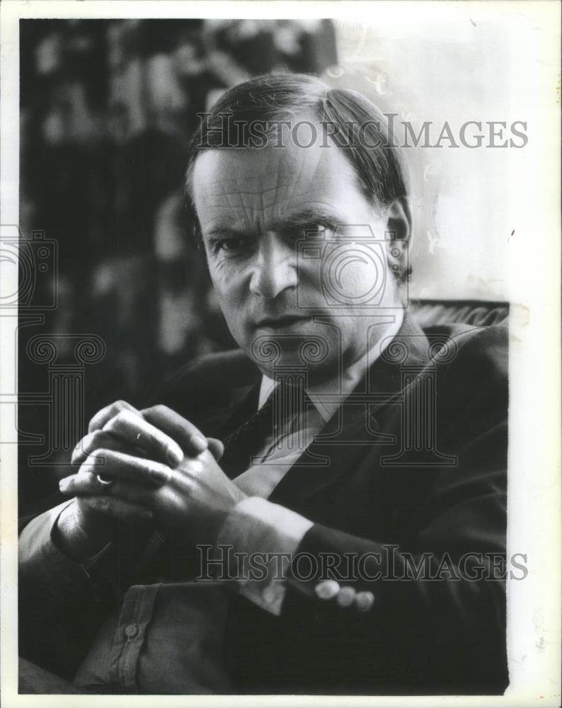 1986 Press Photo Jeffrey Archer, Author &quot;a Matter of Honor - RSA70493 - Historic Images