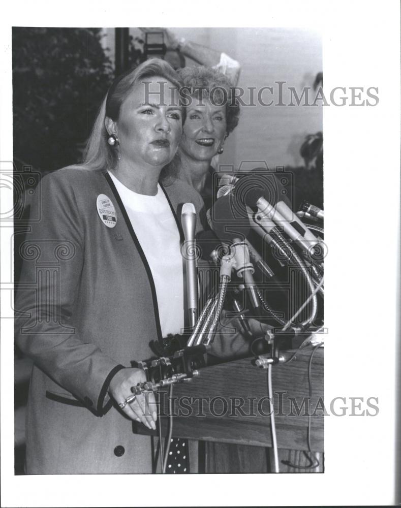1992 Press Photo Politician Ann Stone Speech Podium - RRV35361 - Historic Images