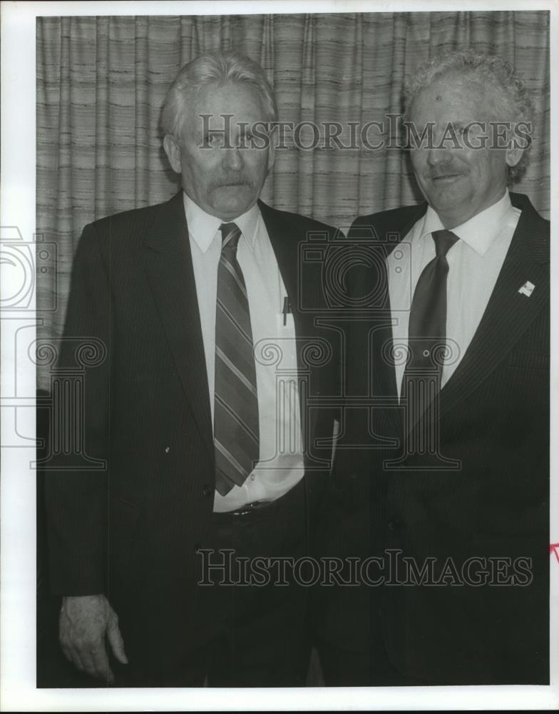 1988 Press Photo Twin brothers Don Hamlin (left) and Doug Hamlin (right) - Historic Images