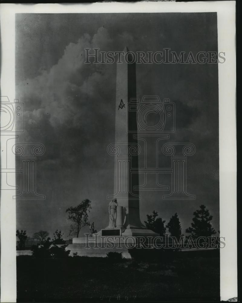 Press Photo Tower monument in Forest Hill Cemetery of Alabama - abna13537 - Historic Images