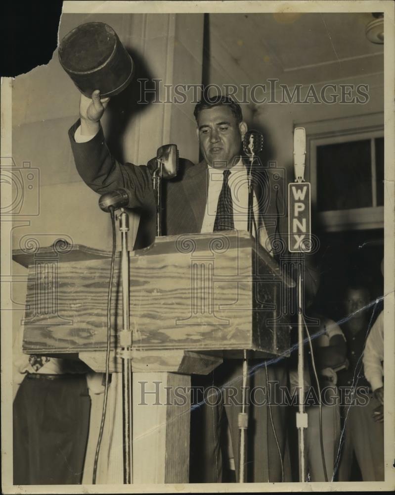 Press Photo James E. Folsom at WPNX radio station, Alabama - abna13629 - Historic Images