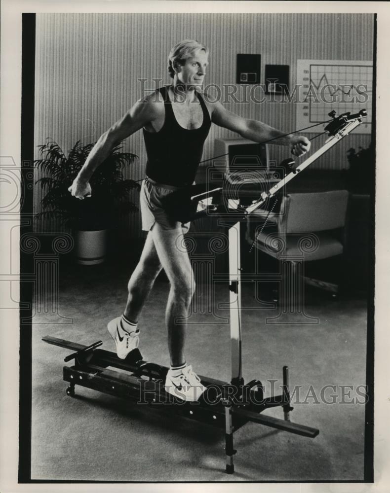 1990 Press Photo Unidentified man exercising - abna14005 - Historic Images