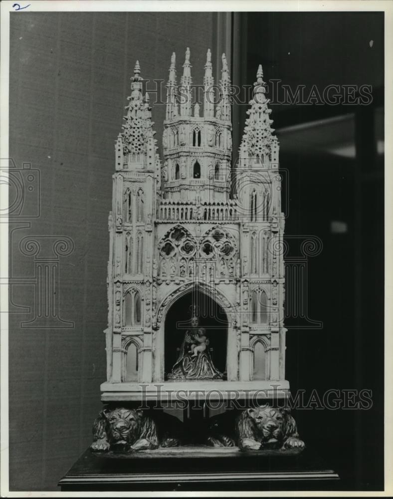 1980 Press Photo Madonna of Burgos made by Father Harrison St. Bernard College - Historic Images