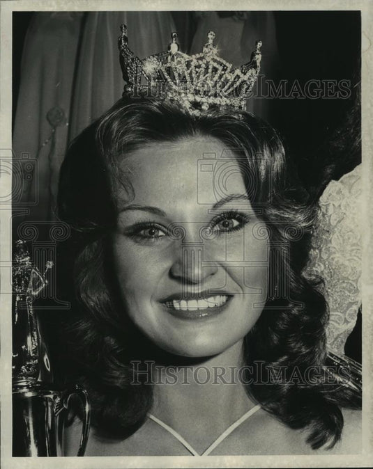 1976 Press Photo Miss Alabama, Denise Davis, crowning - abna14276 - Historic Images