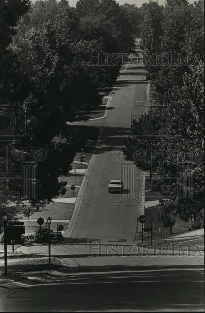 1984 Press Photo O'Neal Drive straightaway a speeder's paradise, Hoover, Alabama - Historic Images