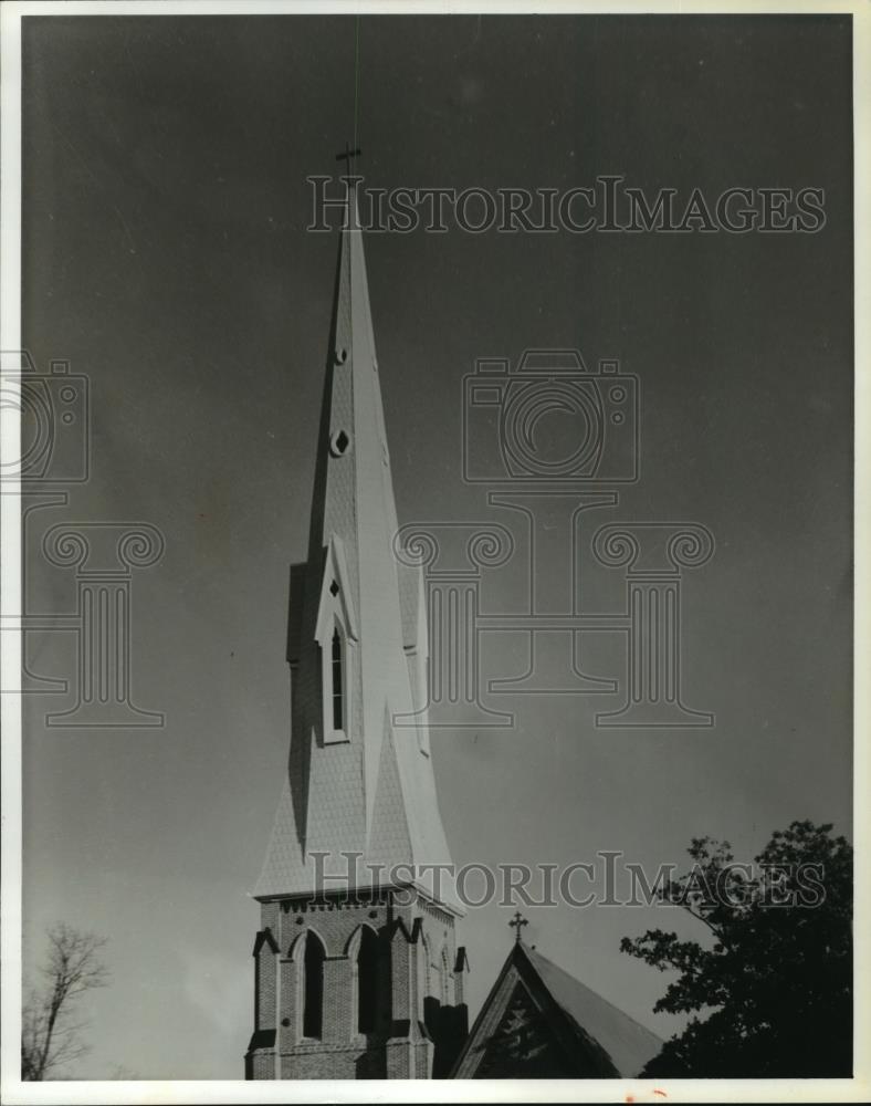 1980 Press Photo Episcopal Church of the Nativity&#39;s spire in Huntsville, Alabama - Historic Images