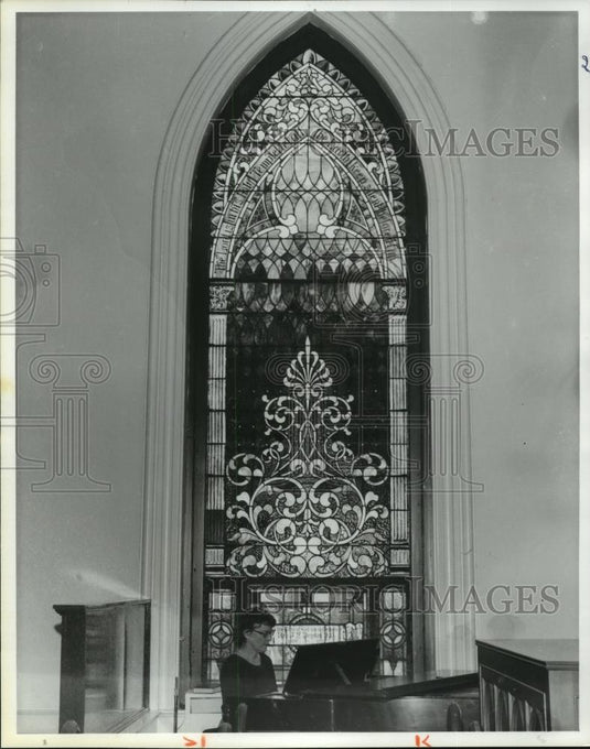 1980 Press Photo Mrs. Clay plays piano in First Presbyterian Church, Huntsville - Historic Images
