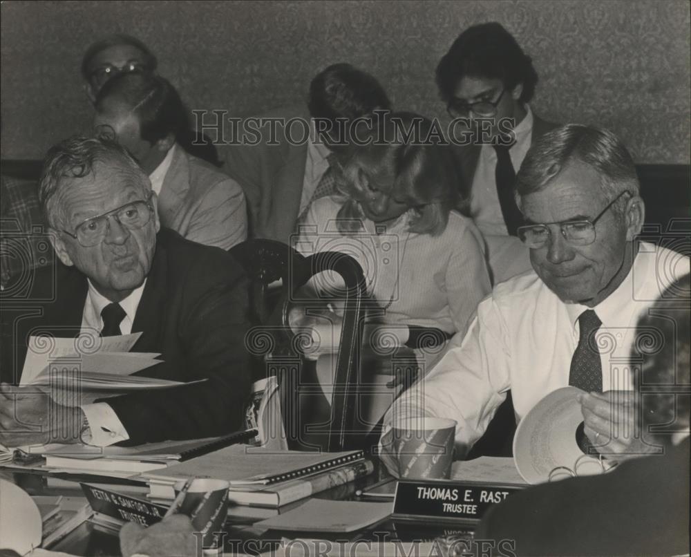 1983 Press Photo University of Alabama Trustees Massey Bedsole, Thomas E. Rast - Historic Images